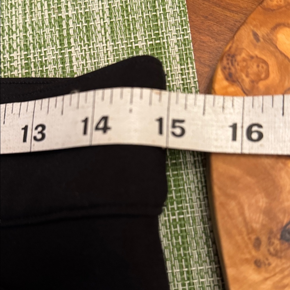 SPANX Pants, Black. Size Medium.
Faux pockets
NWOT - Picture 6 of 13